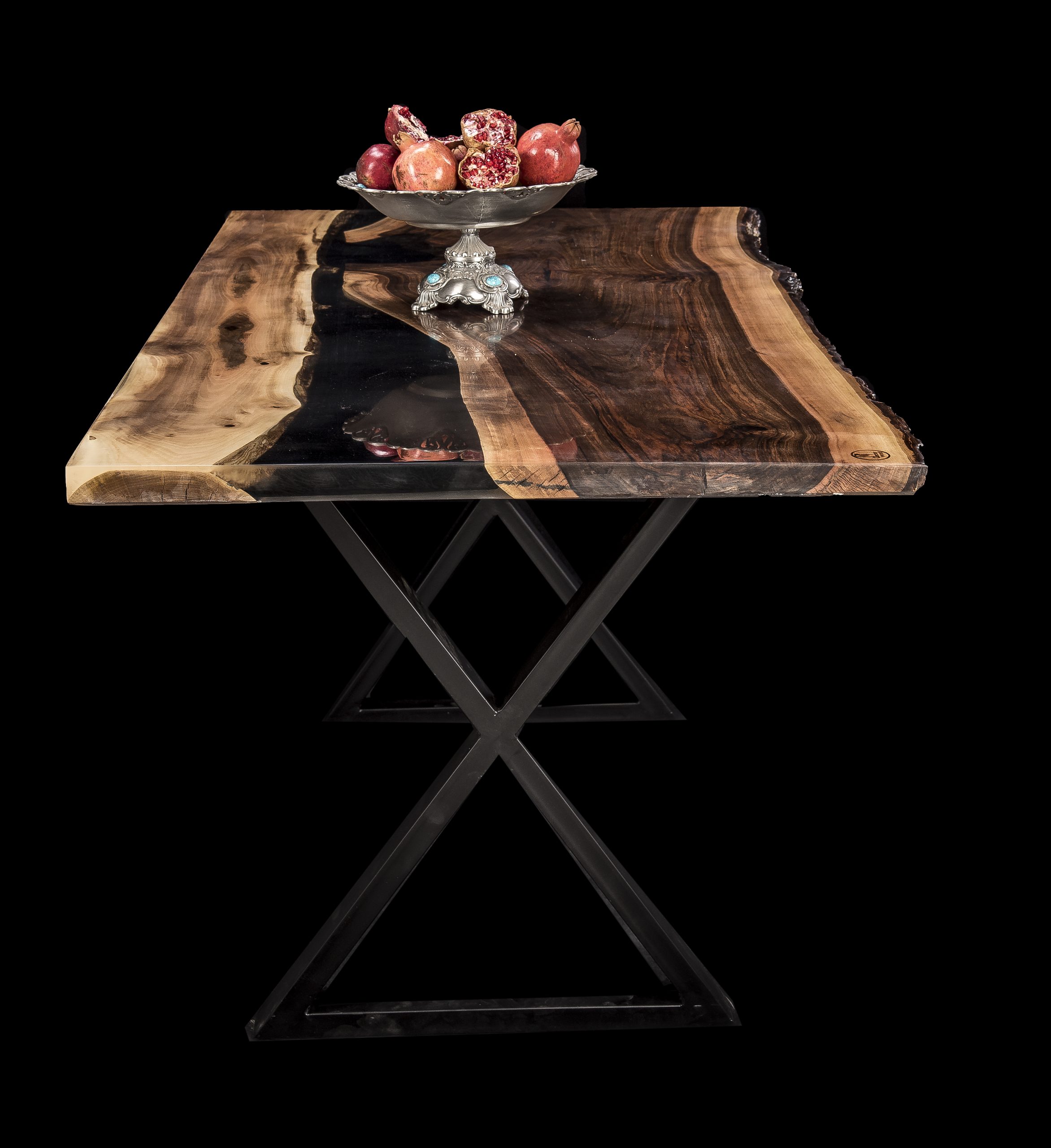 تولید انواع میز های ترکیبی چوب و رزین اپوکسی